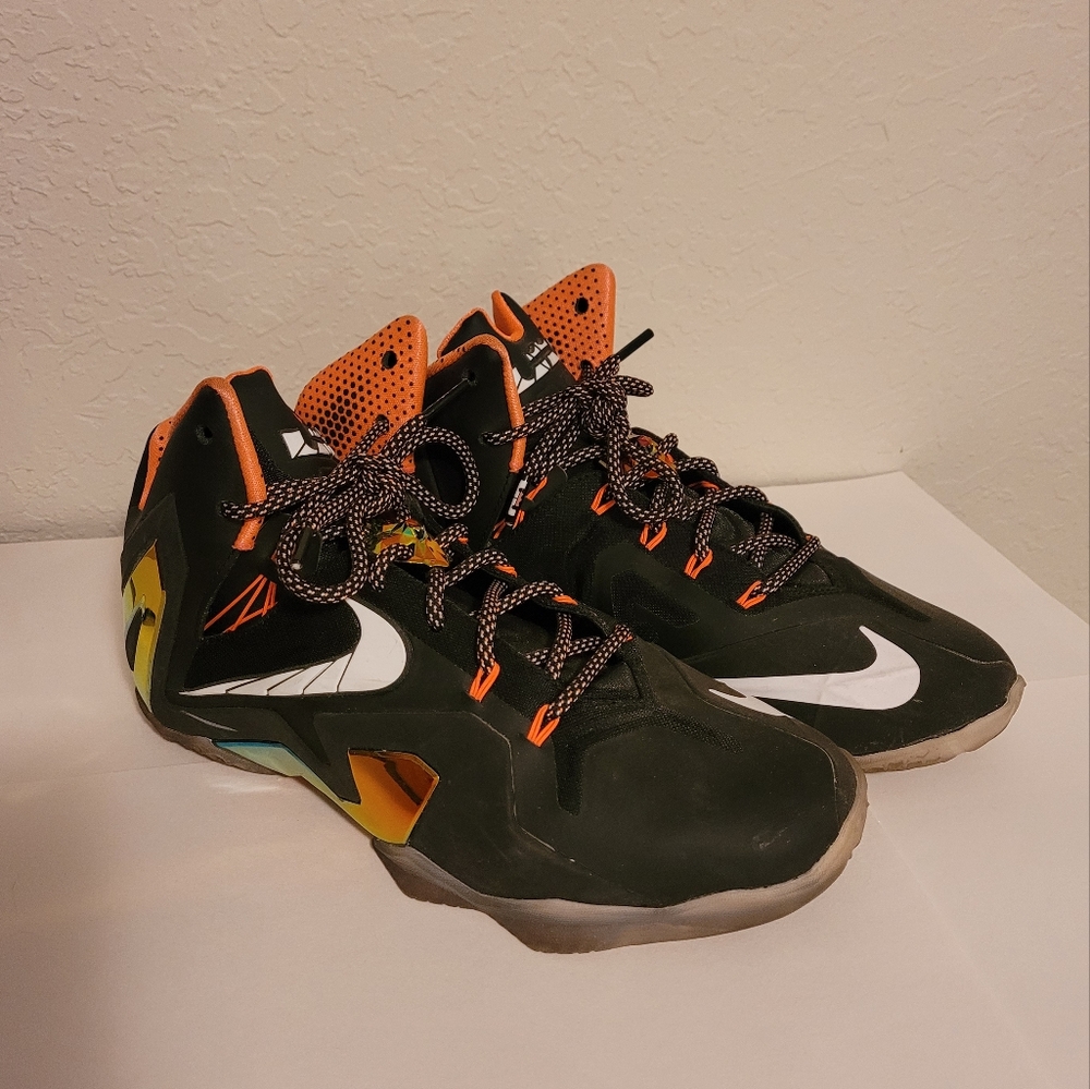 Nike LeBron 11 Elite 'Gold Pack' Men's size 8.5